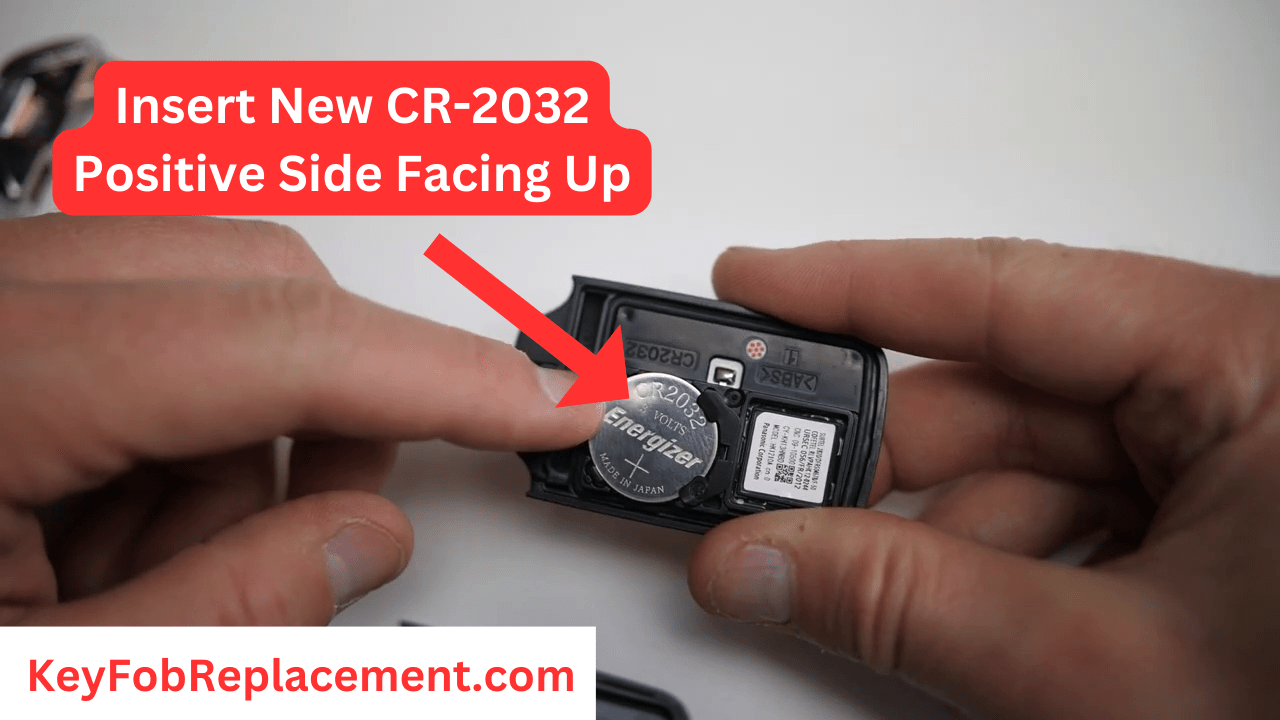 Honda HR-V Key Install new CR2032 battery carefully