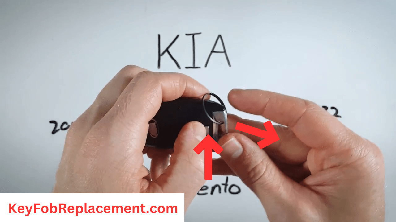 Kia Sorento Press button, pull emergency key gently