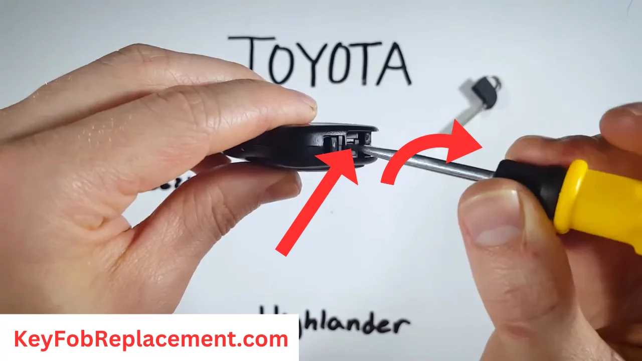 Toyota Highlander Use screwdriver to separate fob